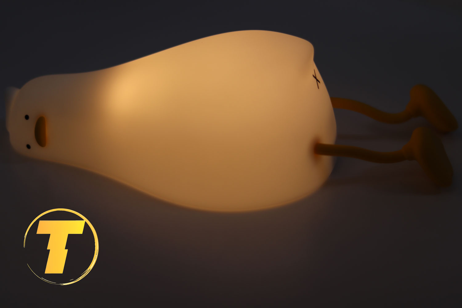 چراغ خواب مدل K-1096 به شکل اردک خوابیده با نور آفتابی