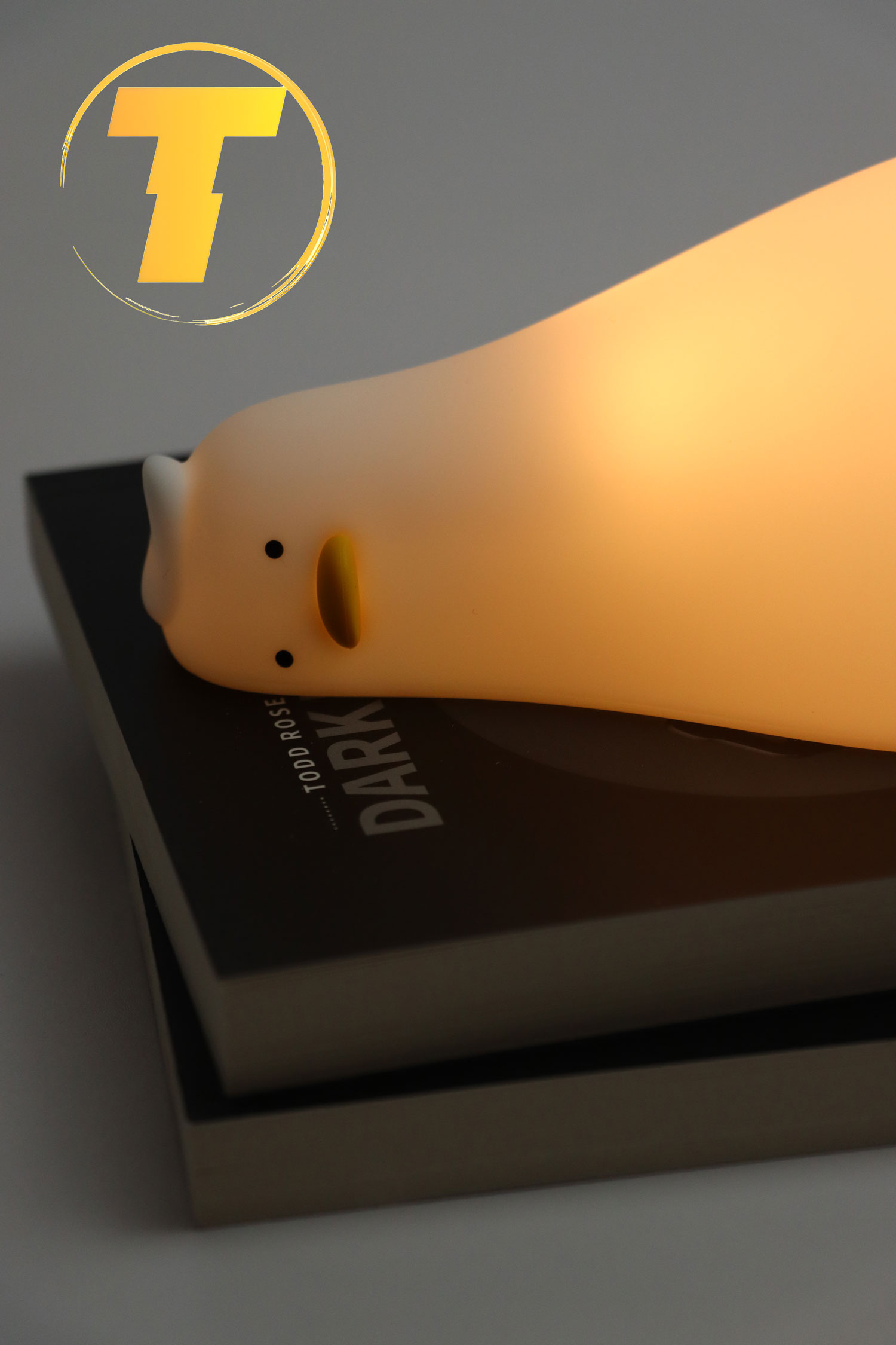 چراغ خواب کودکانه اردک مدل K-1096 با بدنه نرم و مقاوم