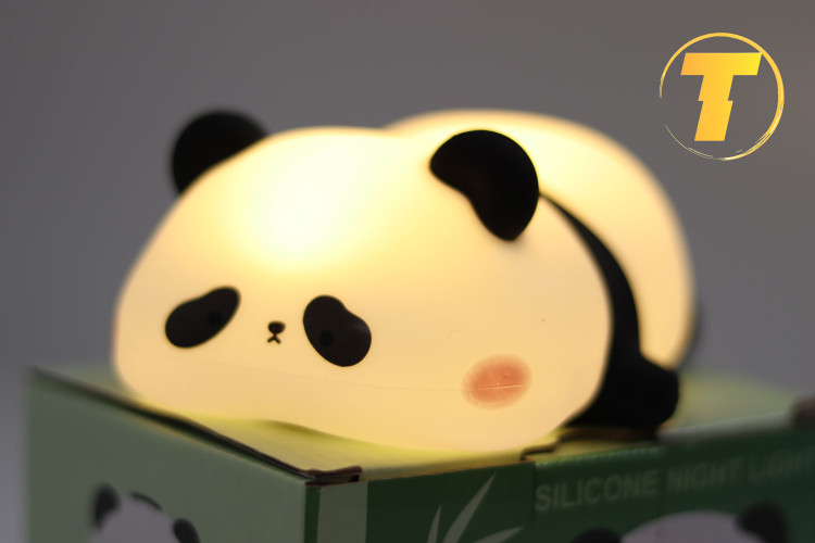 چراغ خواب کودک XO OZ10 با طراحی پاندا و نور نرم برای خواب کودکانه