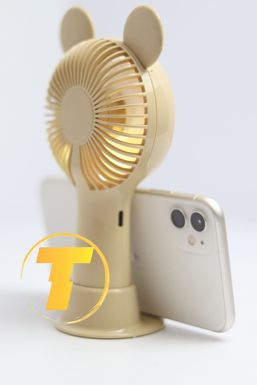 استفاده از پنکه گوشدار Summer برای خنککردن کودک در تابستان