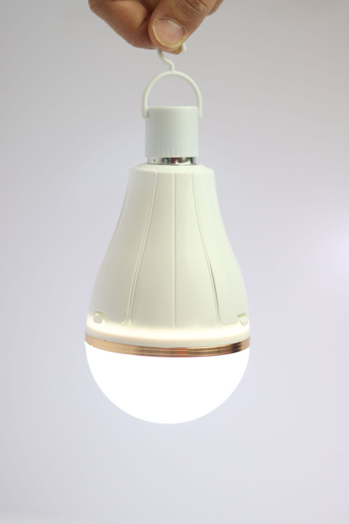 تصویر لامپ شارژی اضطراری اوکیگو با باتری داخلی