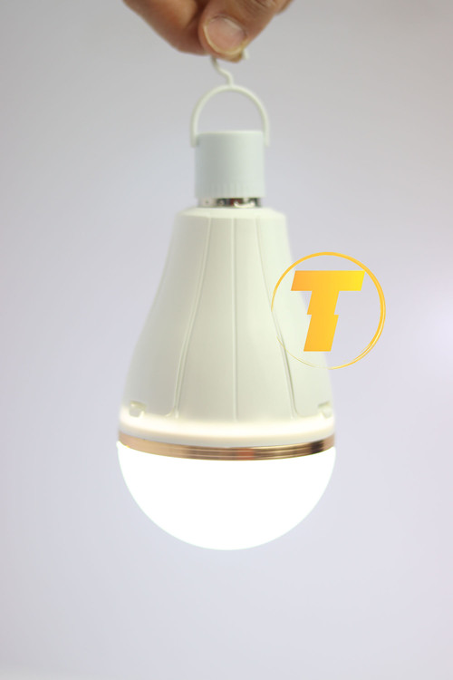 لامپ کممصرف FA-3933 شارژی با قابلیت استفاده در زمان قطعی برق