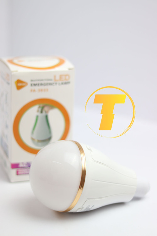 لامپ اضطراری شارژی FA-3933 با طراحی مقاوم و سبک