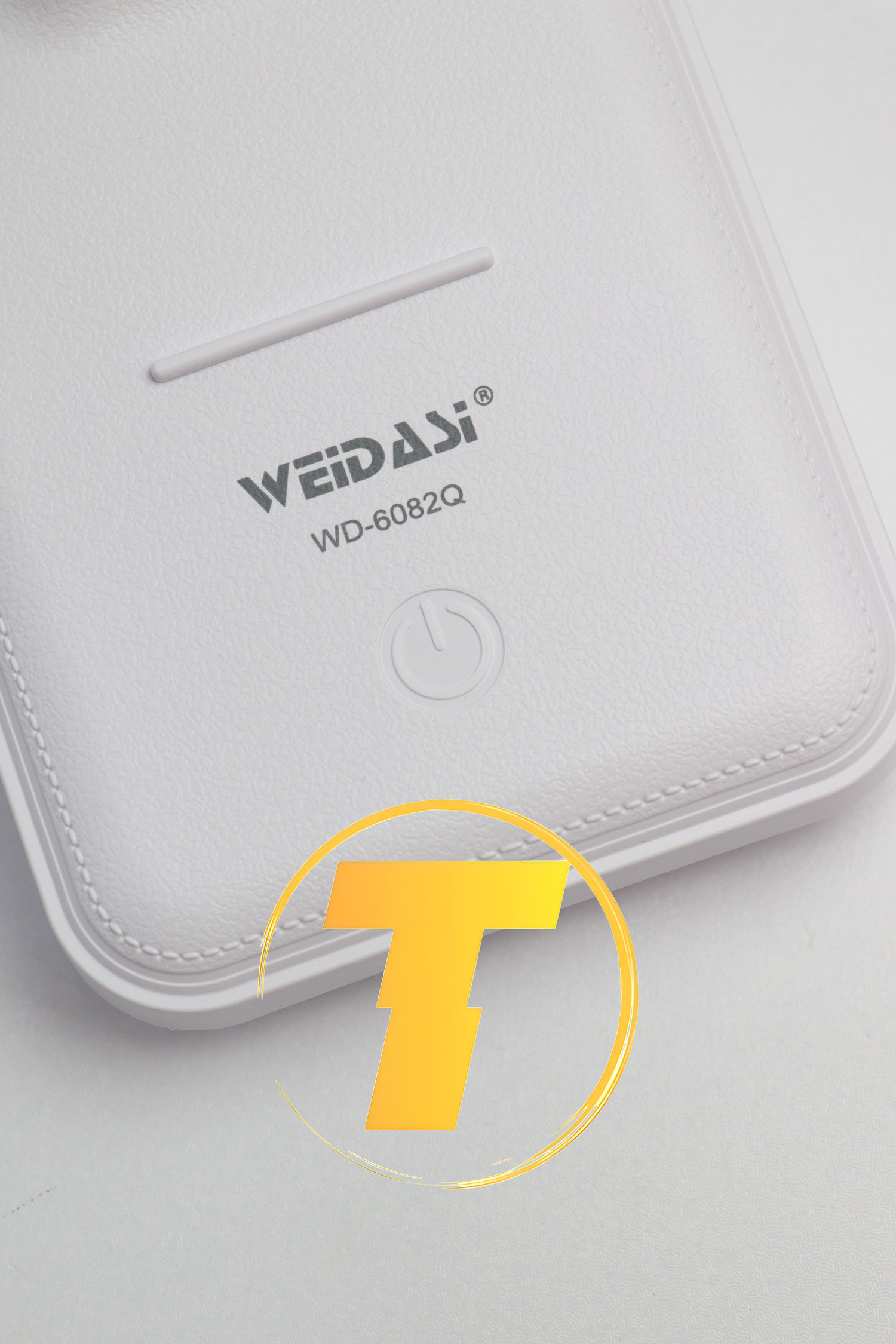 چراغ شارژی WD-6082Q با نور قابل تنظیم و پنل لمسی برای محیط‌های تحصیلی و کاری