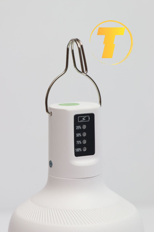 نمای جلویی چراغ اضطراری DP-7812C با طراحی مقاوم و نور مهتابی روشن