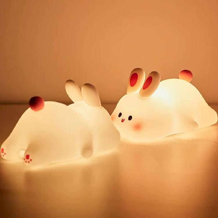 چراغ خواب LED سیلیکونی مناسب مطالعه و آرامش شبانه