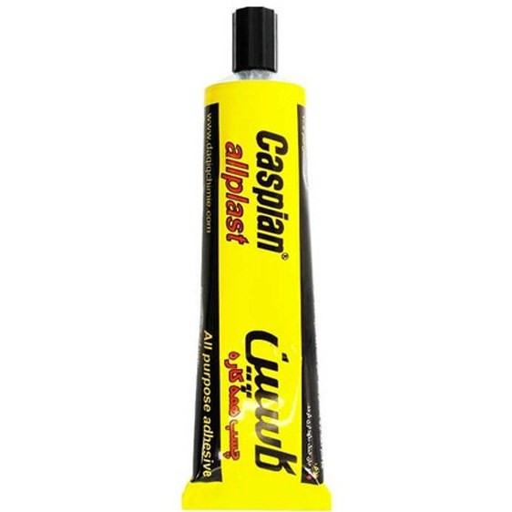 نمای نزدیک چسب مایع ۱۰۰ میلیلیتر؛ مناسب تعمیرات خانگی و هنرهای دستی