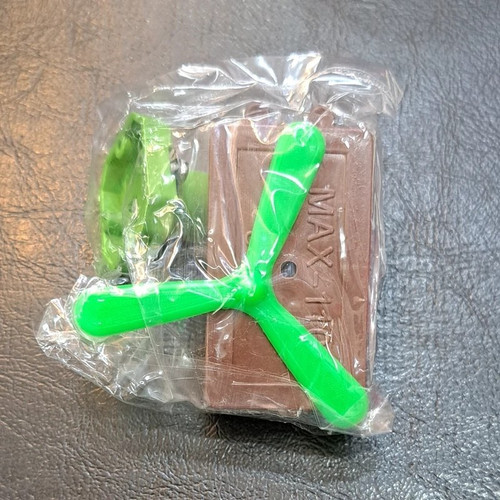 نمای بسته کیت کاردستی دانشآموزی شامل لامپ و آرمیچر