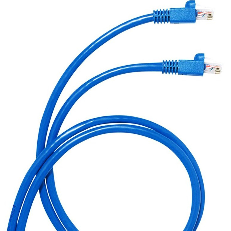 نمای نزدیک از کابل شبکه CAT5 سایز 5 متری