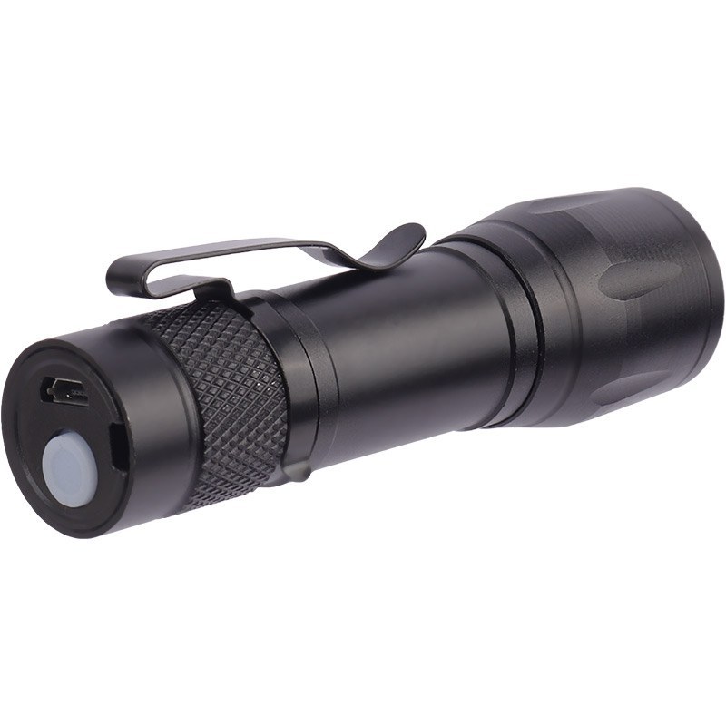 نمای نزدیک کلیدها، لنز و قابلیت تنظیم شدت نور چراغ قوه پلیس