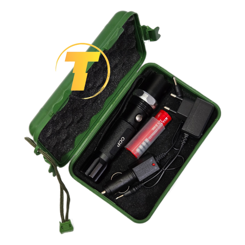 نمای باتری قابل شارژ و سیستم دیمِر تنظیم شدت نور در چراغ قوه حرفه‌ای BRILLANTE TORCIA