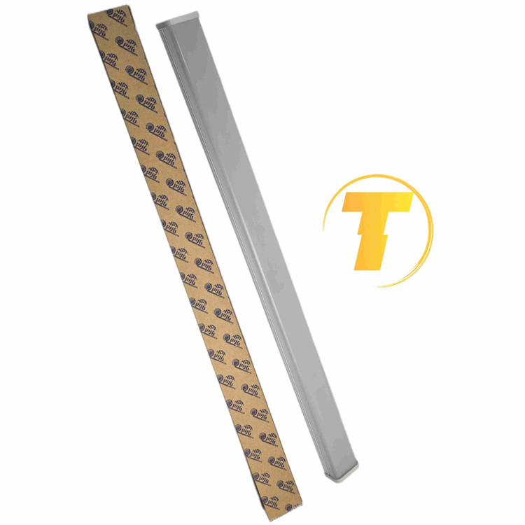 نمای نزدیک براکت خطی ماهور پارس سام ۷۰ وات با بدنه مقاوم و نور یکنواخت