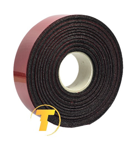 نمای نزدیک چسب دو طرفه اسفنجی با عرض دو سانتیمتر