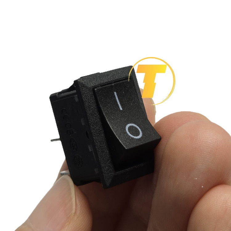 کلید چهارگوش کوچک KCD1 رنگ مشکی مناسب نصب روی پنل دستگاه