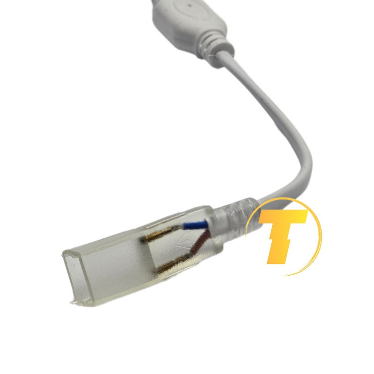 نمای نزدیک سوکت ریسه شلنگی برق 250V با تحمل جریان 6A