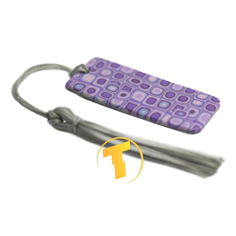 نشانگر کتاب فانتزی مربعهای بنفش سبک رترو