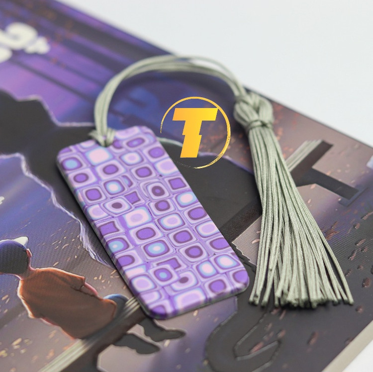 نشانگر کتاب دستساز طرح مربعهای رترو بنفش