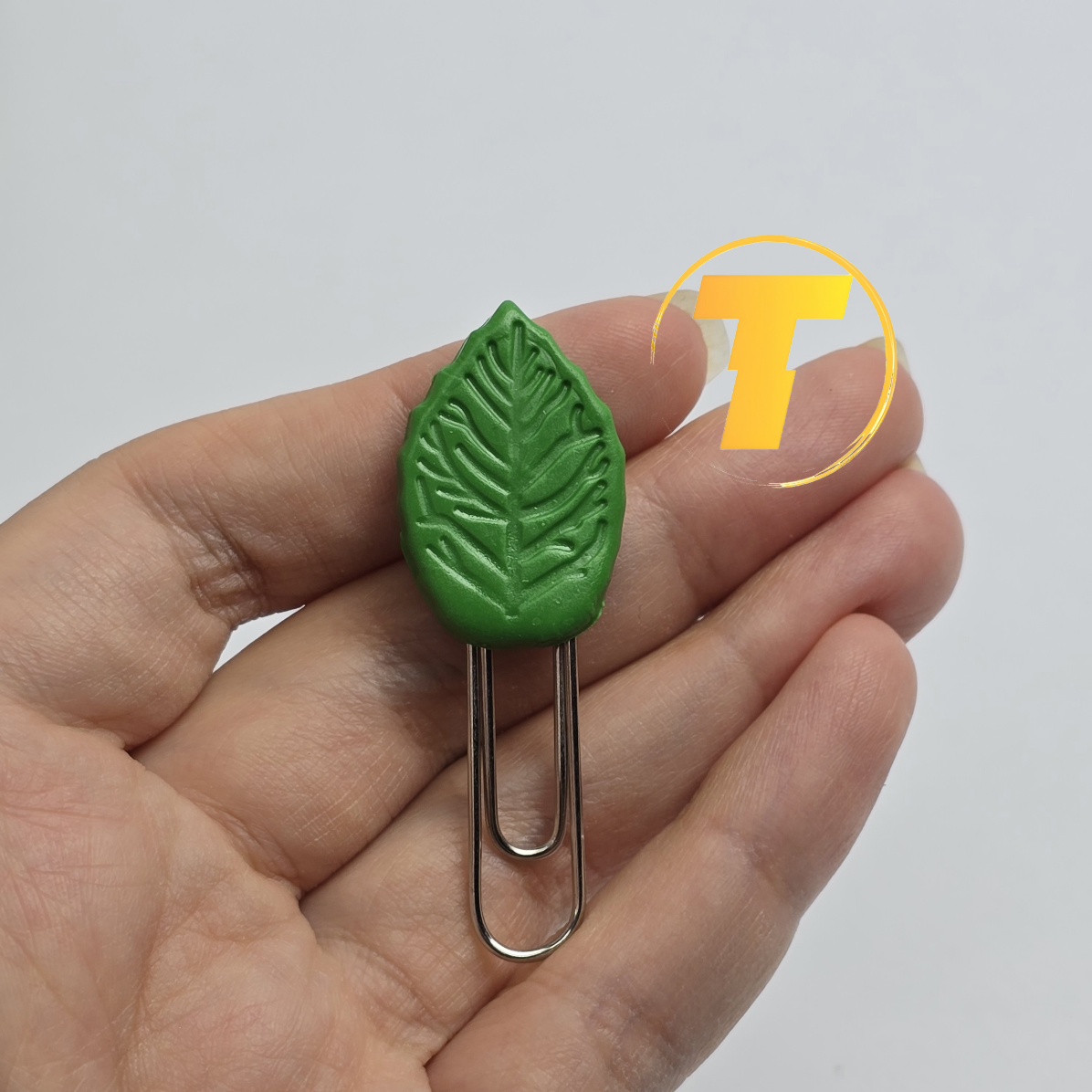 نشان کتاب فانتزی دستساز با طرح متفاوت